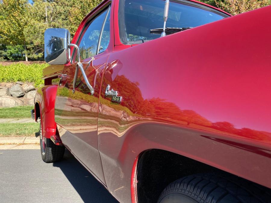 Детали экстерьера Dodge D100 Custom Pickup 1979 года  (фото 46 из 92)